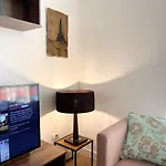 Metro Apartmán *