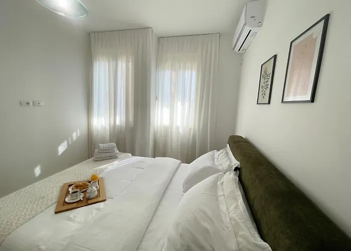 Apartment Metro *