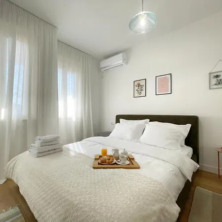 Apartment Metro