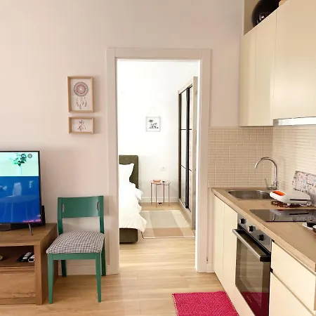 Apartment Metro *