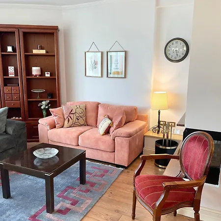 Metro Apartment