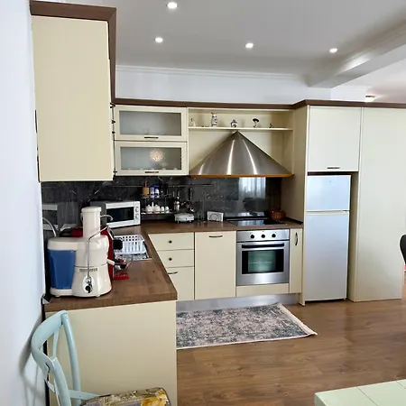 Metro * Τίρανα